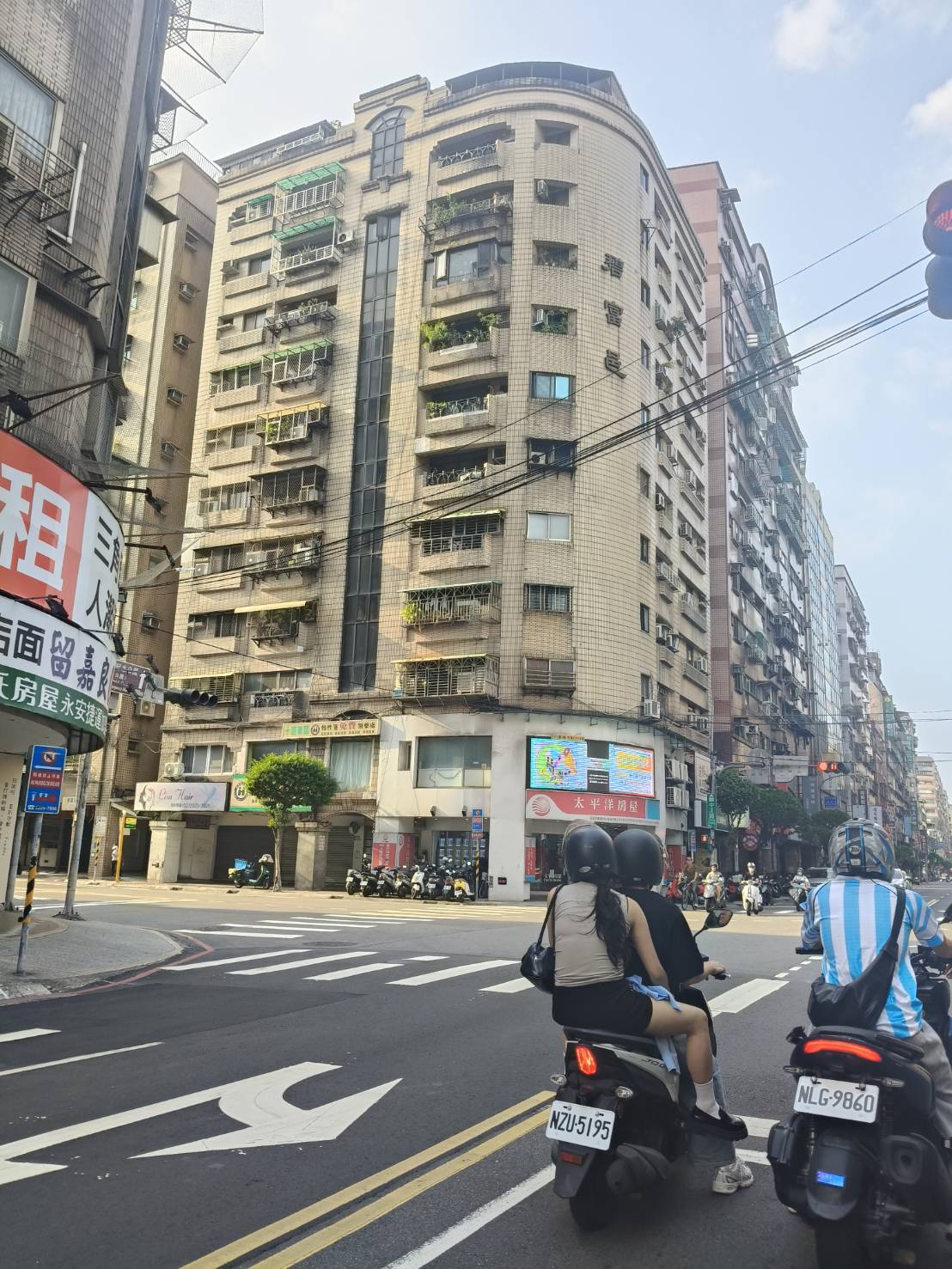 【新北永和社區開箱】碧富邑：中正路黃金地段、37年老牌華廈，優缺點與實價值不值得買？