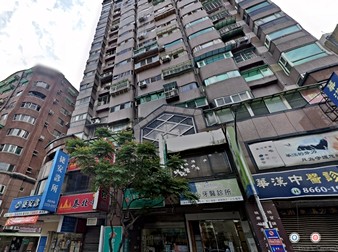 捷運首府:四號公園正對面!中和路商圈29年捷運中古大樓與實價登錄行情全解析
