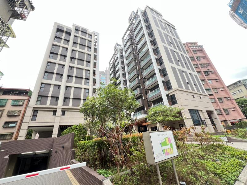 永和捷運橋頭宅】漢寶苑社區大樓