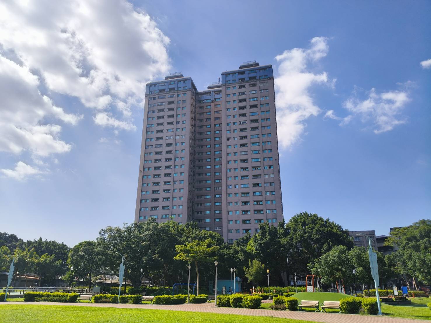 【永和仁愛公園開箱】亞特蘭大：低公設比經典社區評價、實價登錄與格局解析