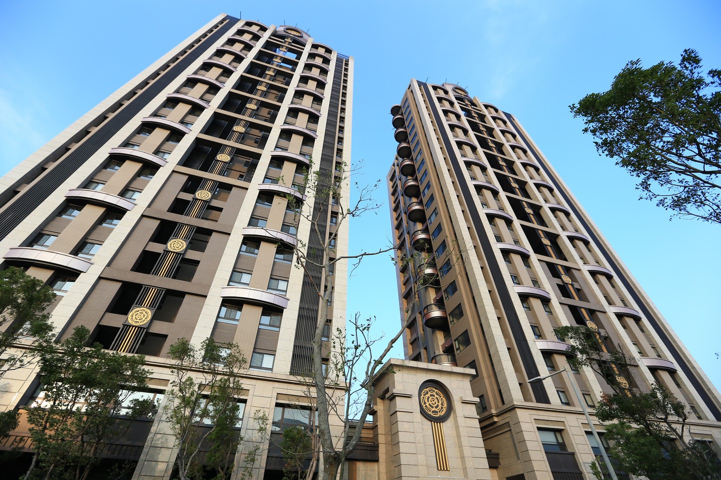 中和左岸重劃區水岸指標社區「遠雄左岸玫瑰園」深度解析