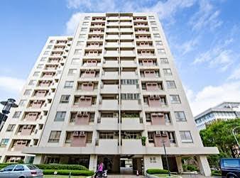 中和連城路16年中古大樓開箱:安邦綠苑甲區實價登錄、公設比與自住置產全方位解析