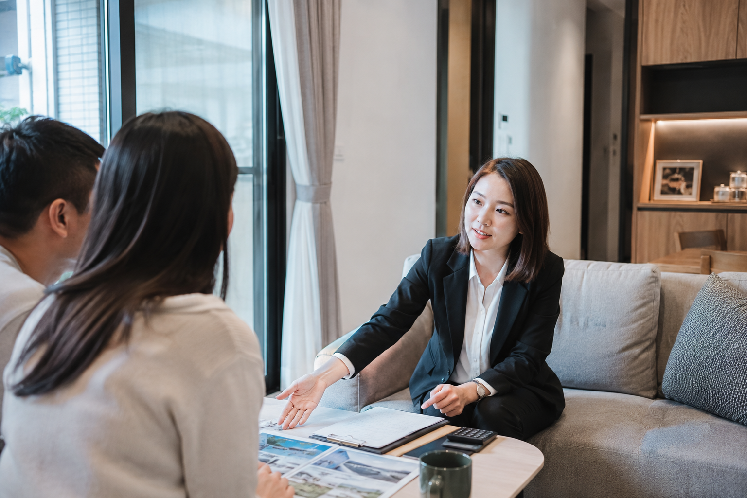 屋主不簽委託、買方不下斡旋,房仲其實在想什麼?第一線成交心理全解析