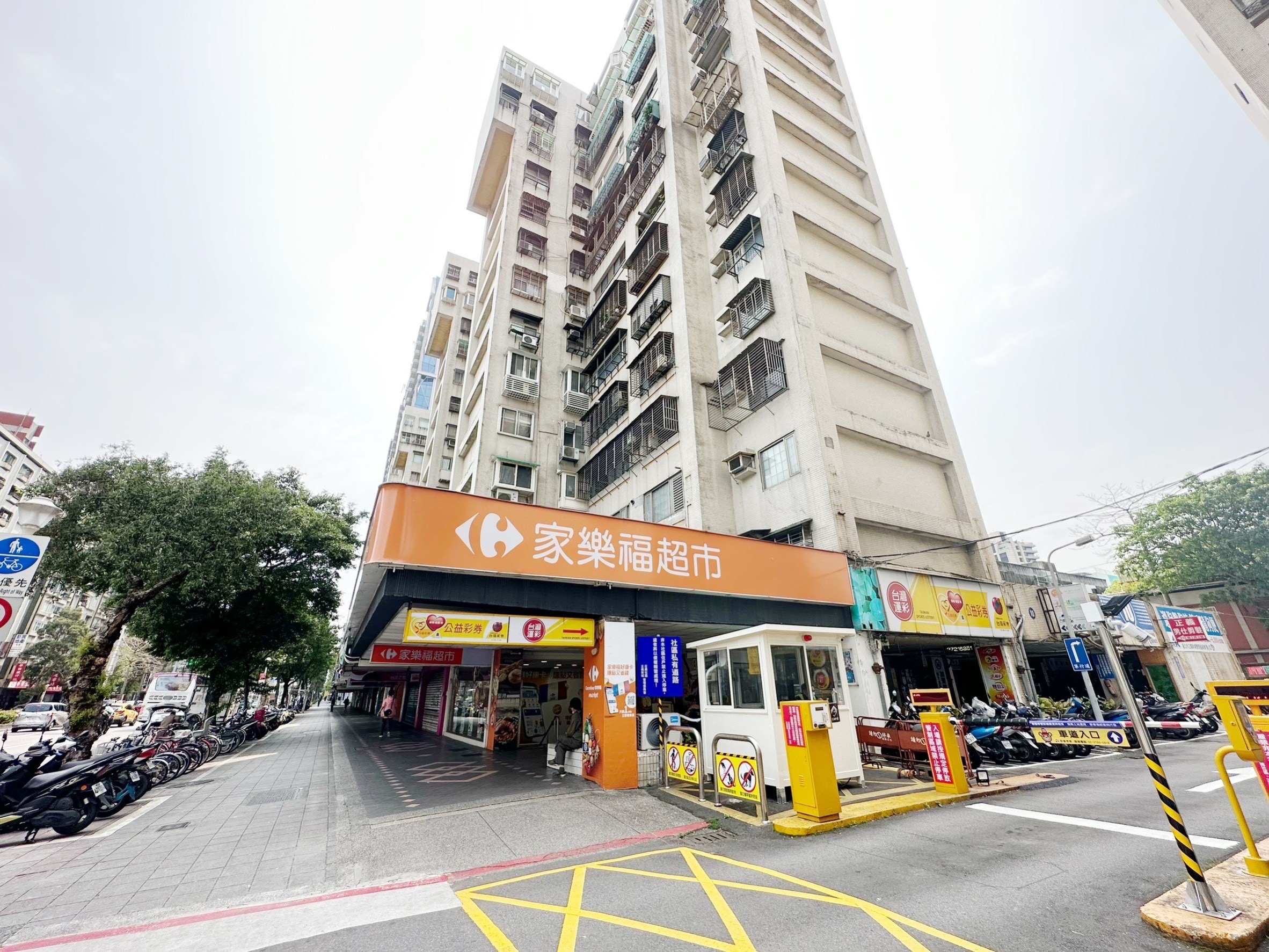 大安區正義國宅：Diamond Towers 旁的隱藏版金鑽，坐擁 SOGO 復興商圈與都更增值潛力的稀有席位