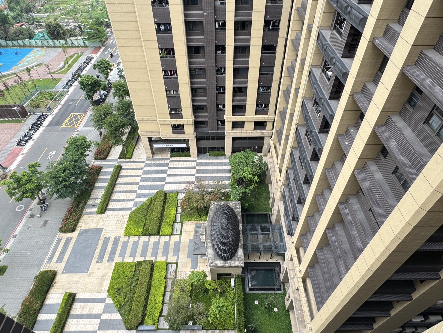新潤青峰值得買嗎？江翠北側AB區低總價、中正路生活圈優缺點與實住價值完整解析