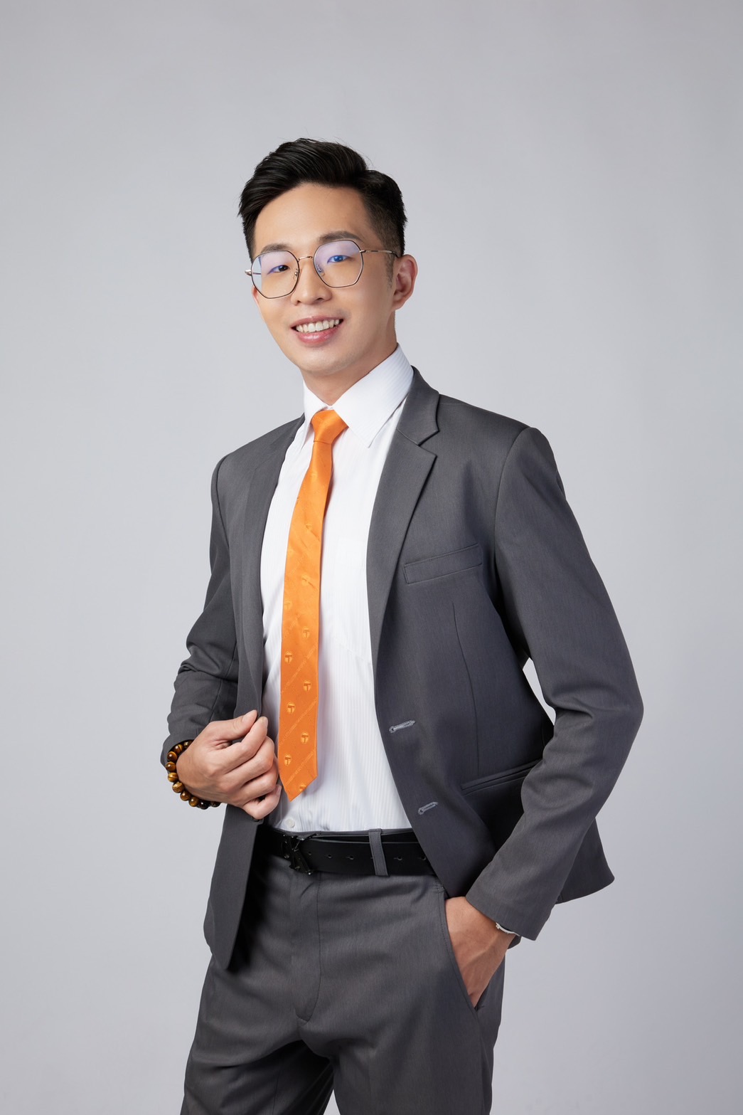 新手爸丁冠廷｜板橋新埔專營買賣