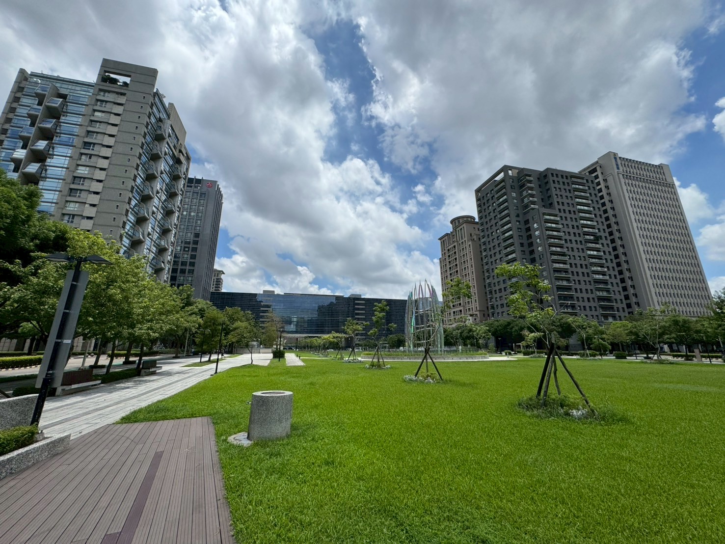 九字頭成交揭示豪宅新格局｜台中七期「品牌＋尺度」重構高端市場